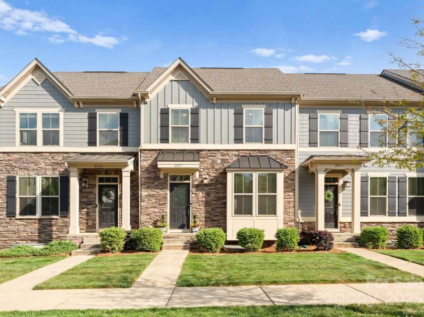 2037 Birchside Drive, Charlotte, NC 28205.  MLS# CAR4251542, YatesRealty ID 30891. 