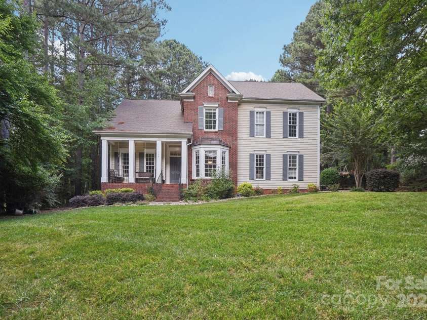 134 Lake Spring Loop, Mooresville, NC 28117.  MLS# CAR4307045, YatesRealty ID 30892. Estate Size Lots & Lakefront Community