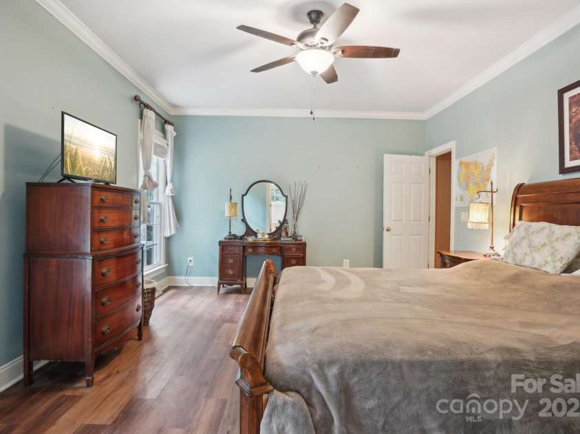134 Lake Spring Loop, Mooresville, NC 28117.  MLS# CAR4307045, YatesRealty ID 30892. Primary Suite