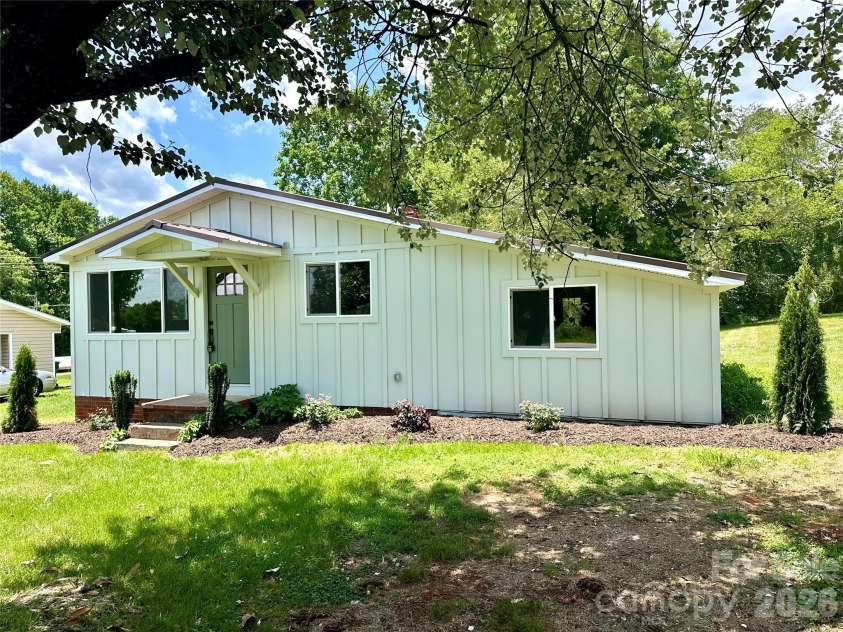 908 1st Street, Newton, NC 28658.  MLS# CAR4392573, YatesRealty ID 30893. 