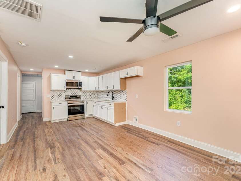 408 Orange Street, Shelby, NC 28150.  MLS# CAR4272889, YatesRealty ID 30894. 