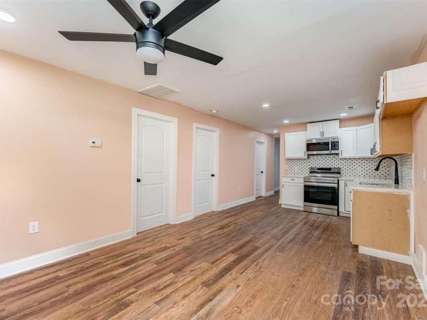 408 Orange Street, Shelby, NC 28150.  MLS# CAR4272889, YatesRealty ID 30894. 