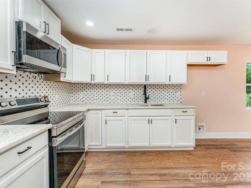 408 Orange Street, Shelby, NC 28150.  MLS# CAR4272889, YatesRealty ID 30894. 