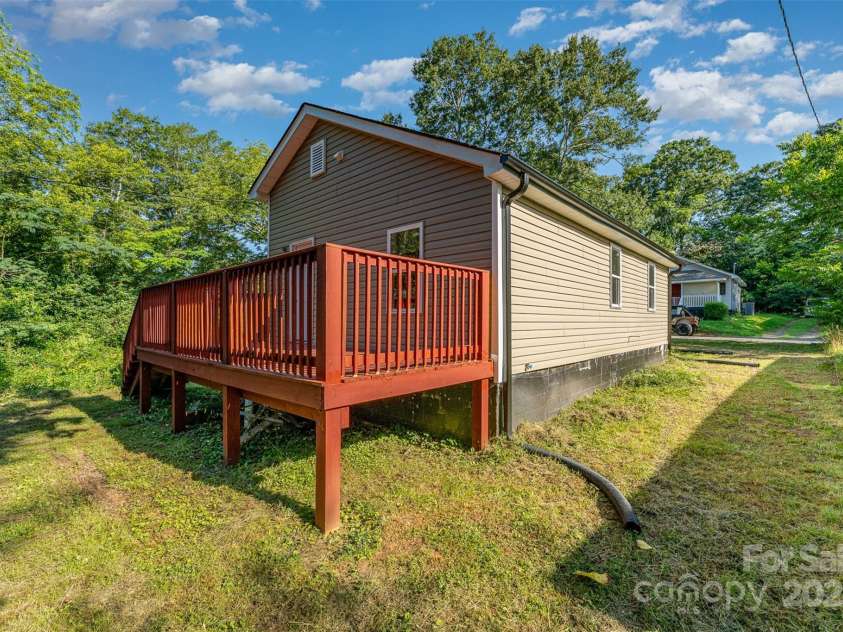 408 Orange Street, Shelby, NC 28150.  MLS# CAR4272889, YatesRealty ID 30894. Deck