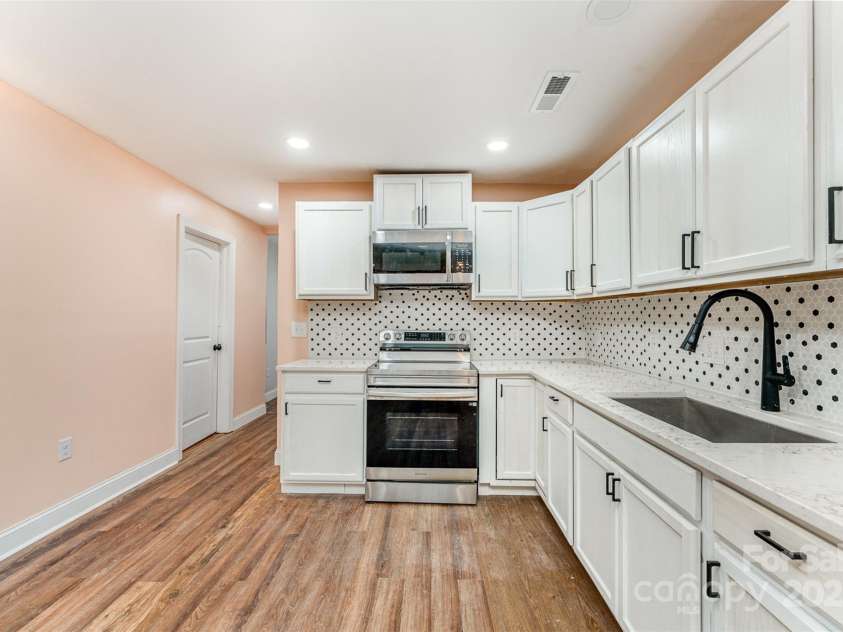408 Orange Street, Shelby, NC 28150.  MLS# CAR4272889, YatesRealty ID 30894. Kitchen