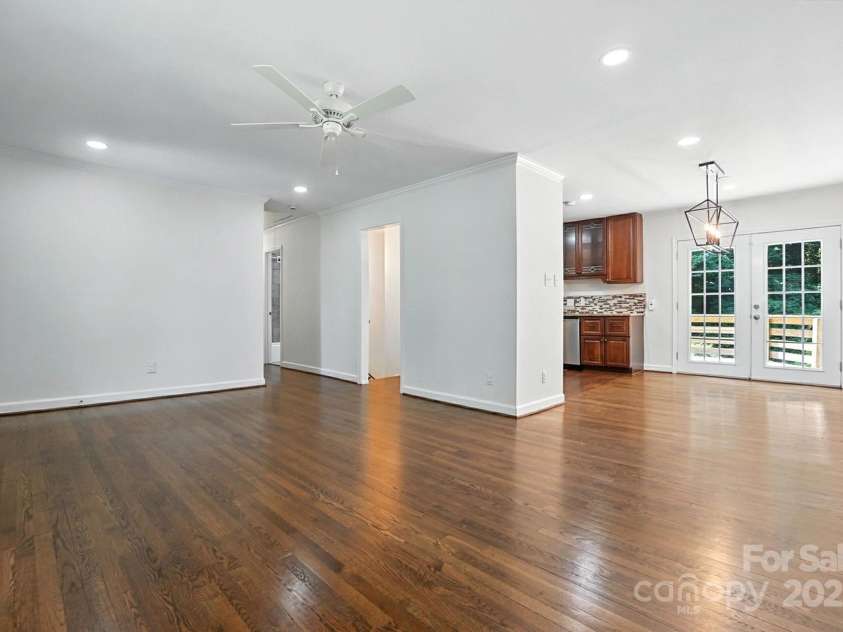 2528 Arnold Drive, Charlotte, NC 28205.  MLS# CAR4277706, YatesRealty ID 30895. Living, dining, kitchen