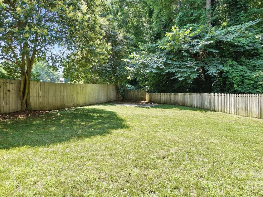 2528 Arnold Drive, Charlotte, NC 28205.  MLS# CAR4277706, YatesRealty ID 30895. So much room to play!