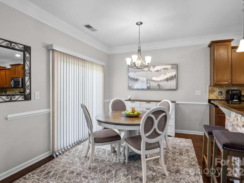 10621 Shanon Darby Lane, Charlotte, NC 28214.  MLS# CAR4276673, YatesRealty ID 30896. 