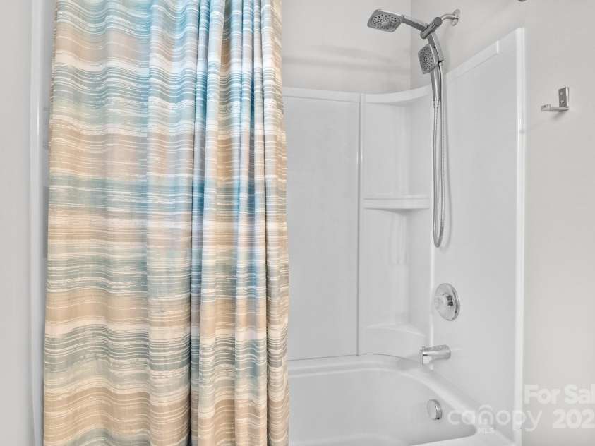 10621 Shanon Darby Lane, Charlotte, NC 28214.  MLS# CAR4276673, YatesRealty ID 30896. 