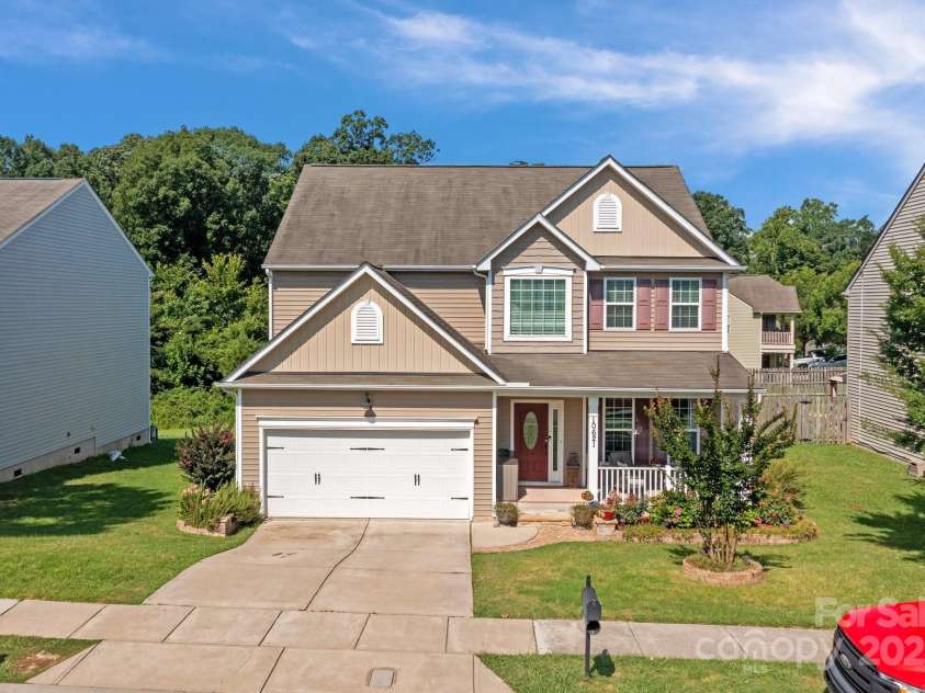 10621 Shanon Darby Lane, Charlotte, NC 28214.  MLS# CAR4276673, YatesRealty ID 30896. 
