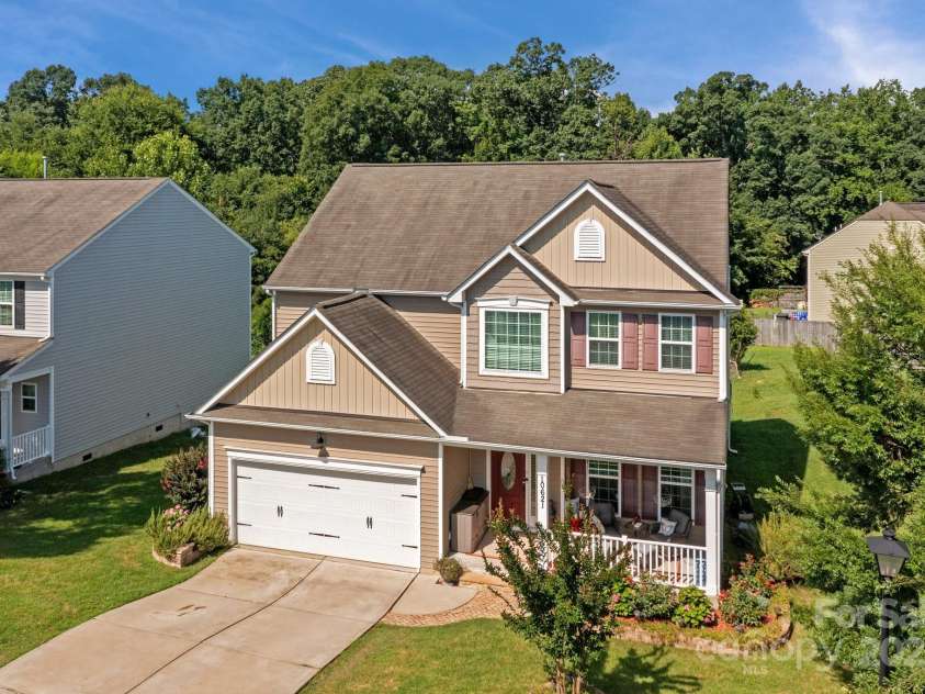 10621 Shanon Darby Lane, Charlotte, NC 28214.  MLS# CAR4276673, YatesRealty ID 30896. 