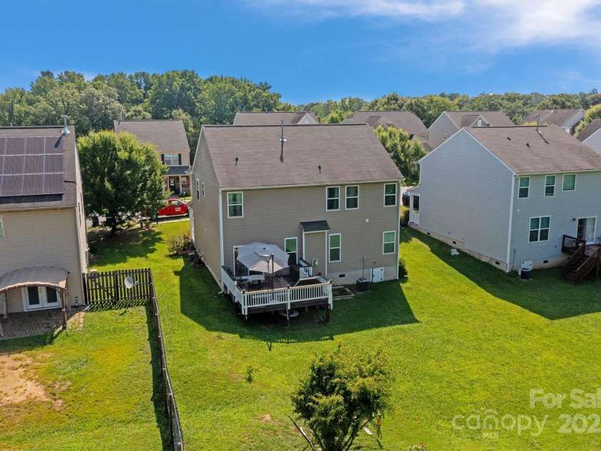 10621 Shanon Darby Lane, Charlotte, NC 28214.  MLS# CAR4276673, YatesRealty ID 30896. 