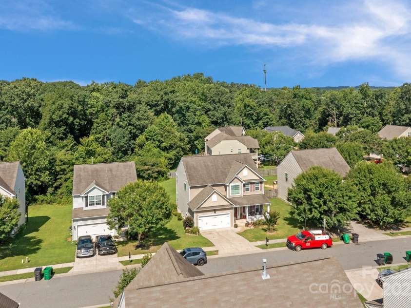 10621 Shanon Darby Lane, Charlotte, NC 28214.  MLS# CAR4276673, YatesRealty ID 30896. 