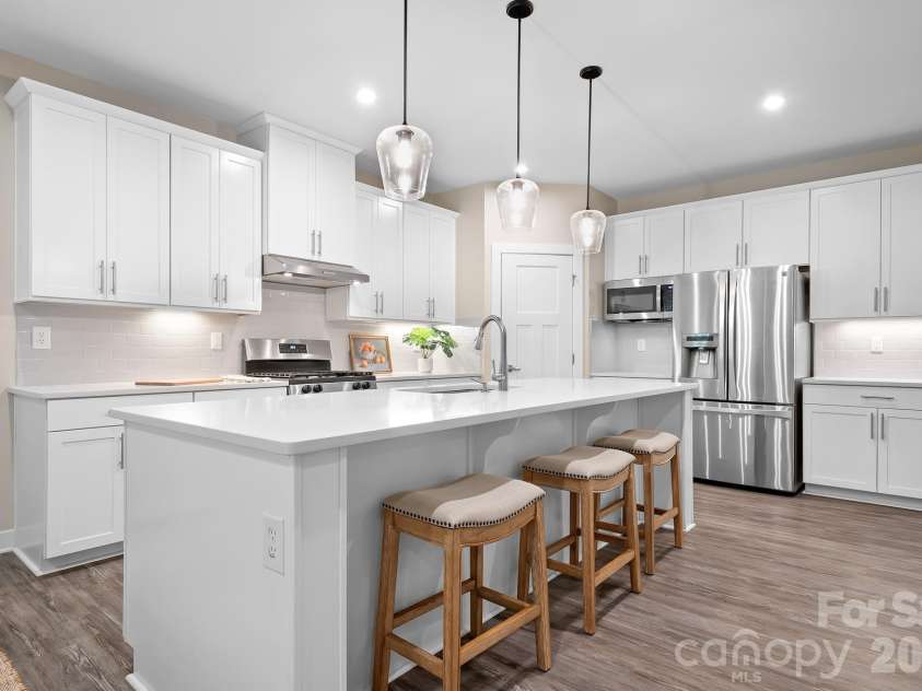 9233 Hollow Bend Drive, Huntersville, NC 28078.  MLS# CAR4379138, YatesRealty ID 30897. 