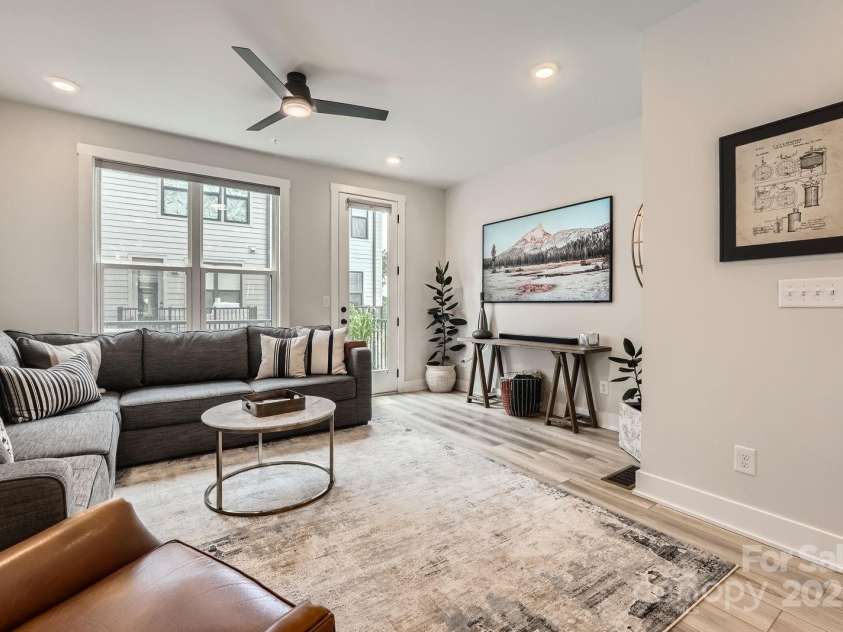 5007 Tiny Lane, Charlotte, NC 28203.  MLS# CAR4281564, YatesRealty ID 30898. 