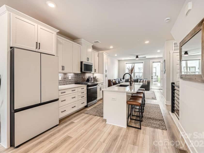 5007 Tiny Lane, Charlotte, NC 28203.  MLS# CAR4281564, YatesRealty ID 30898. 