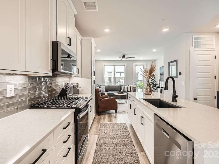 5007 Tiny Lane, Charlotte, NC 28203.  MLS# CAR4281564, YatesRealty ID 30898. 