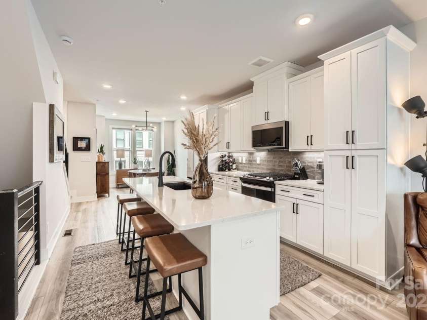 5007 Tiny Lane, Charlotte, NC 28203.  MLS# CAR4281564, YatesRealty ID 30898. 