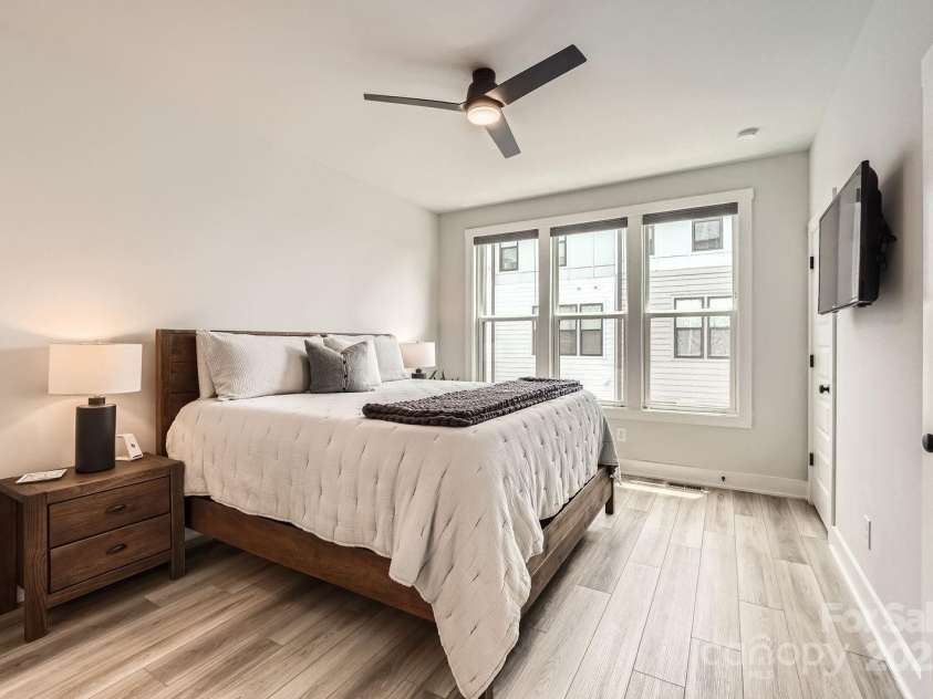 5007 Tiny Lane, Charlotte, NC 28203.  MLS# CAR4281564, YatesRealty ID 30898. 