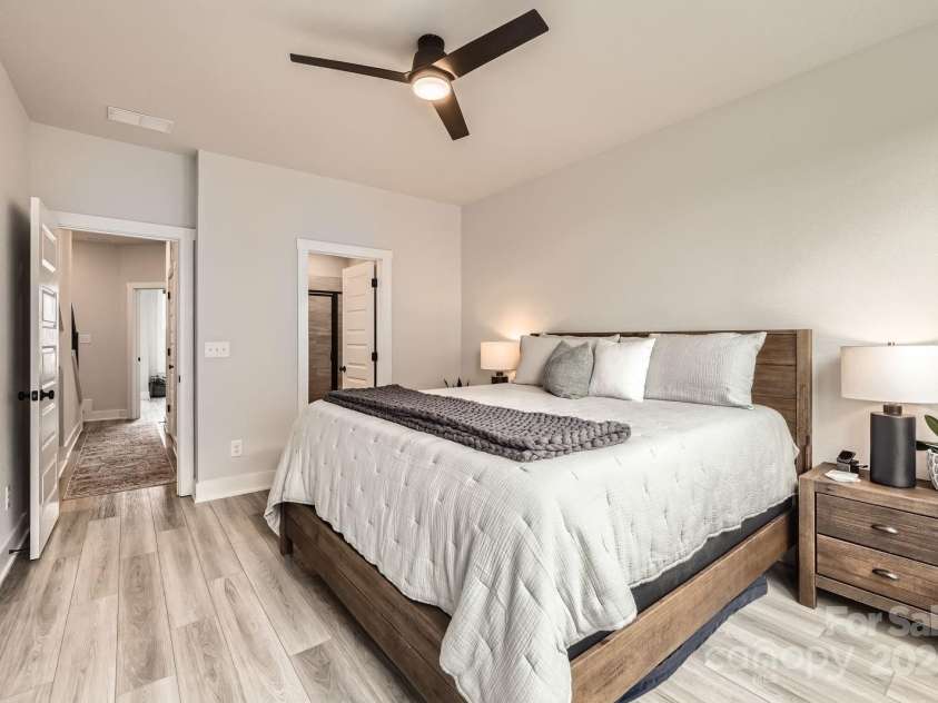 5007 Tiny Lane, Charlotte, NC 28203.  MLS# CAR4281564, YatesRealty ID 30898. 