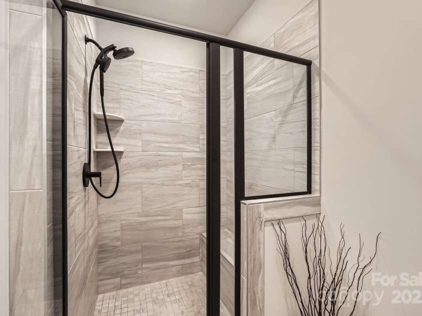 5007 Tiny Lane, Charlotte, NC 28203.  MLS# CAR4281564, YatesRealty ID 30898. 