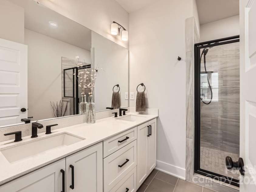 5007 Tiny Lane, Charlotte, NC 28203.  MLS# CAR4281564, YatesRealty ID 30898. 