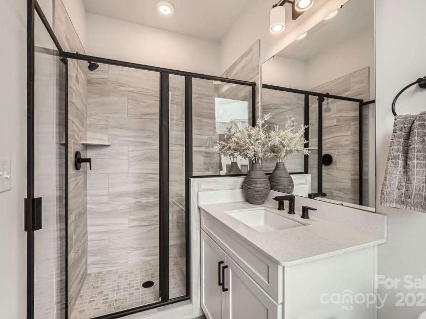 5007 Tiny Lane, Charlotte, NC 28203.  MLS# CAR4281564, YatesRealty ID 30898. 