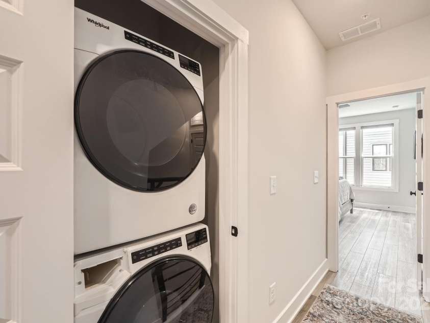 5007 Tiny Lane, Charlotte, NC 28203.  MLS# CAR4281564, YatesRealty ID 30898. 