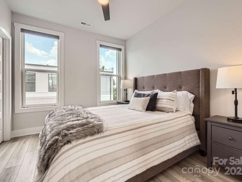 5007 Tiny Lane, Charlotte, NC 28203.  MLS# CAR4281564, YatesRealty ID 30898. 