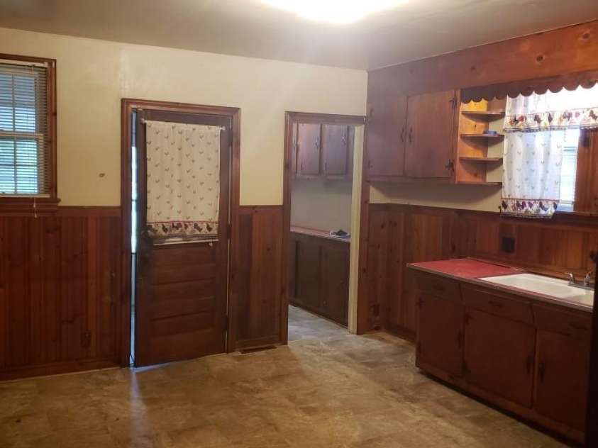 602 Mchord Street, Chester, SC 29706.  MLS# CAR4394383, YatesRealty ID 30898. 