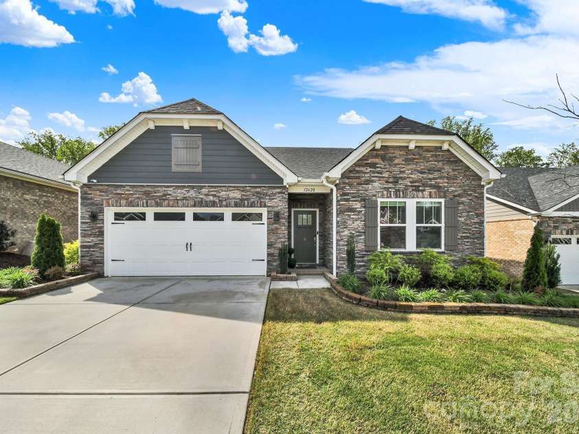 12620 Twilight Drive, Mint Hill, NC 28227.  MLS# CAR4364111, YatesRealty ID 30899. 