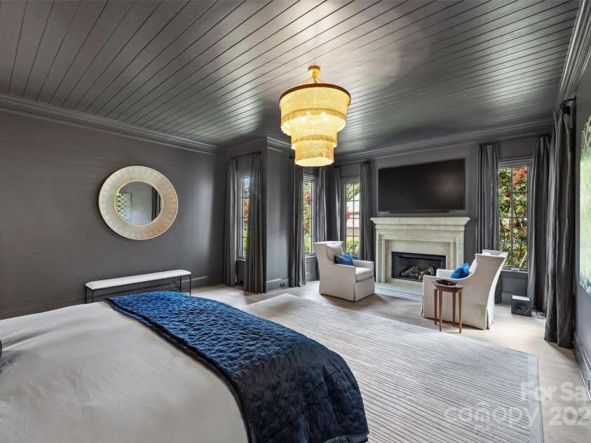 3021 Kings Manor Drive, Matthews, NC 28104.  MLS# CAR4281190, YatesRealty ID 30899. 