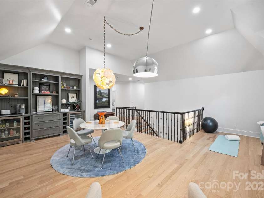 3021 Kings Manor Drive, Matthews, NC 28104.  MLS# CAR4281190, YatesRealty ID 30899. 