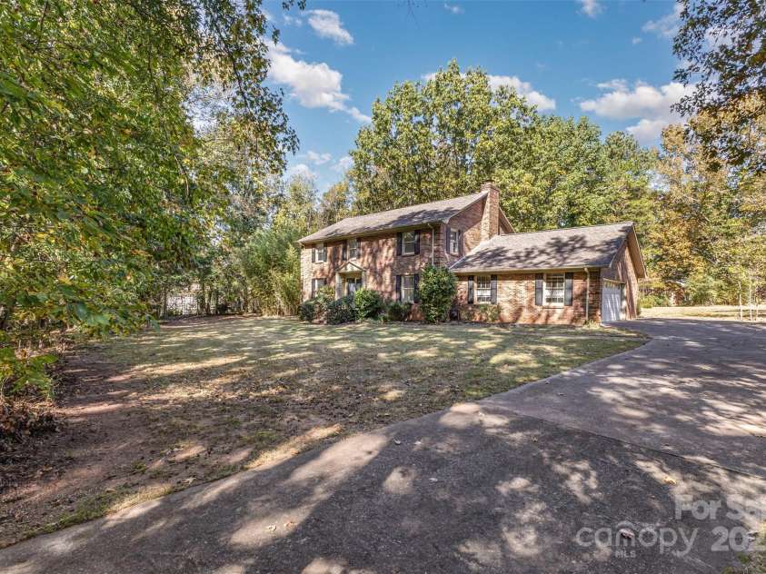 4529 Creemore Drive, Charlotte, NC 28213.  MLS# CAR4303833, YatesRealty ID 309. 