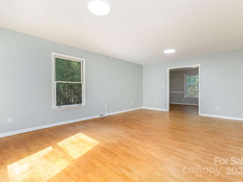 4529 Creemore Drive, Charlotte, NC 28213.  MLS# CAR4303833, YatesRealty ID 309. 