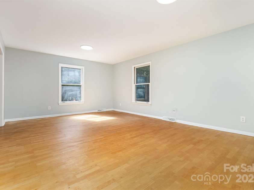 4529 Creemore Drive, Charlotte, NC 28213.  MLS# CAR4303833, YatesRealty ID 309. 