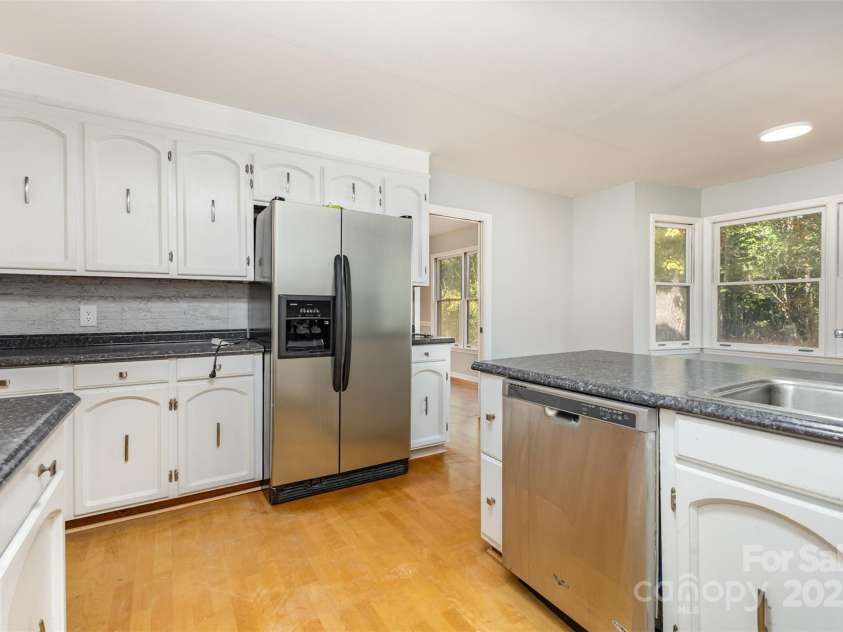 4529 Creemore Drive, Charlotte, NC 28213.  MLS# CAR4303833, YatesRealty ID 309. 