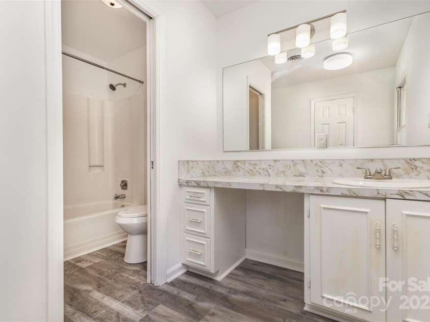 4529 Creemore Drive, Charlotte, NC 28213.  MLS# CAR4303833, YatesRealty ID 309. 