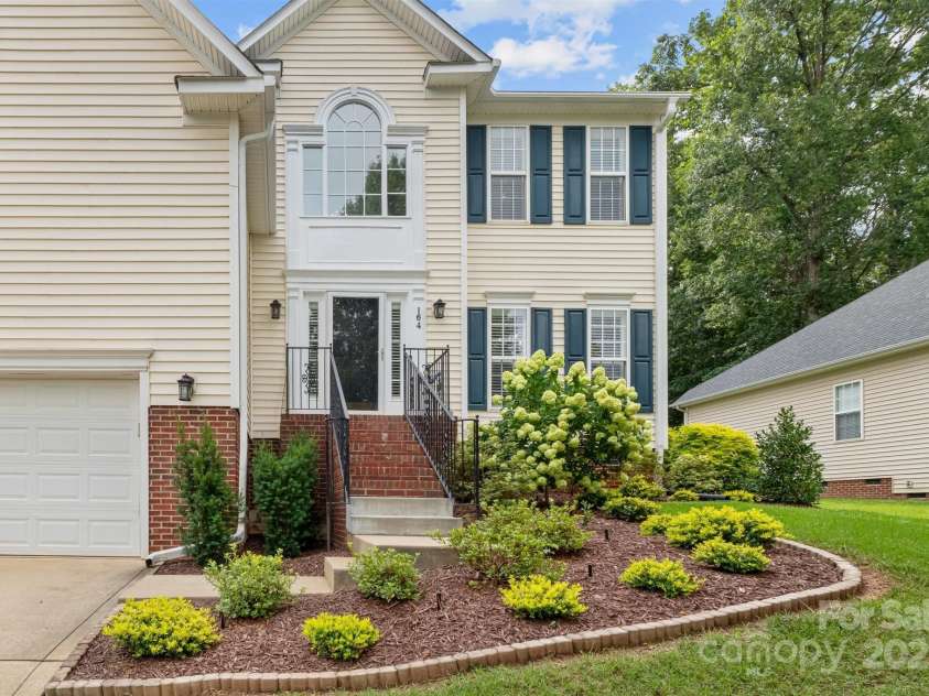 164 Flowering Grove Lane, Mooresville, NC 28115.  MLS# CAR4278355, YatesRealty ID 30900. 