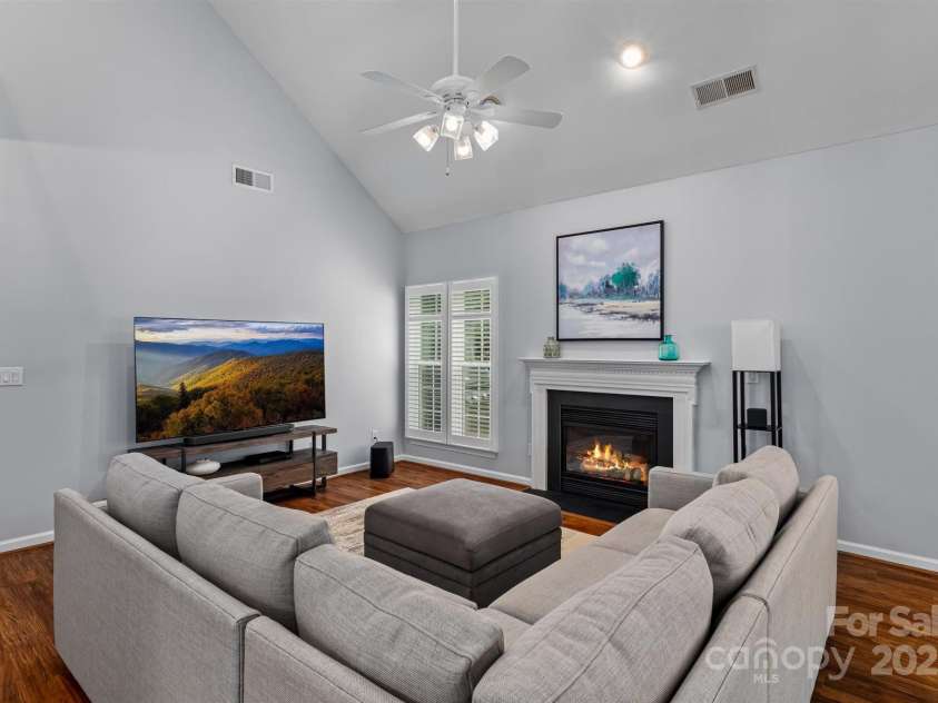 164 Flowering Grove Lane, Mooresville, NC 28115.  MLS# CAR4278355, YatesRealty ID 30900. 