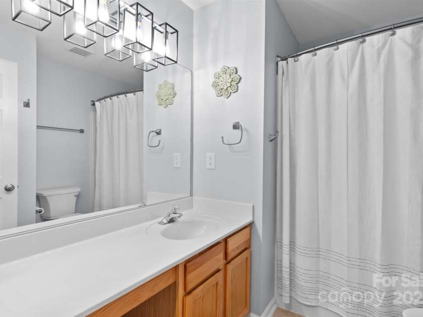 164 Flowering Grove Lane, Mooresville, NC 28115.  MLS# CAR4278355, YatesRealty ID 30900. 