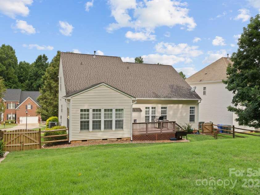164 Flowering Grove Lane, Mooresville, NC 28115.  MLS# CAR4278355, YatesRealty ID 30900. 