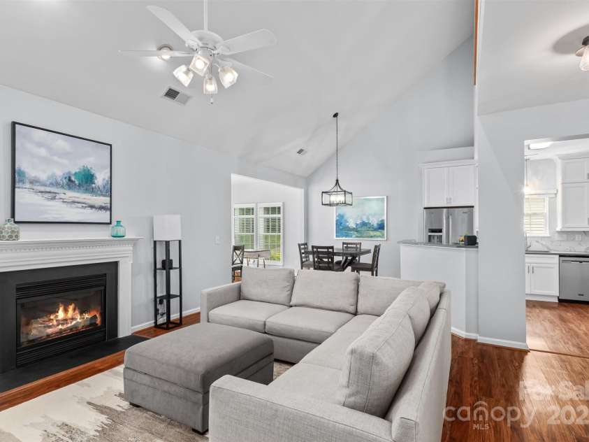 164 Flowering Grove Lane, Mooresville, NC 28115.  MLS# CAR4278355, YatesRealty ID 30900. Great Room