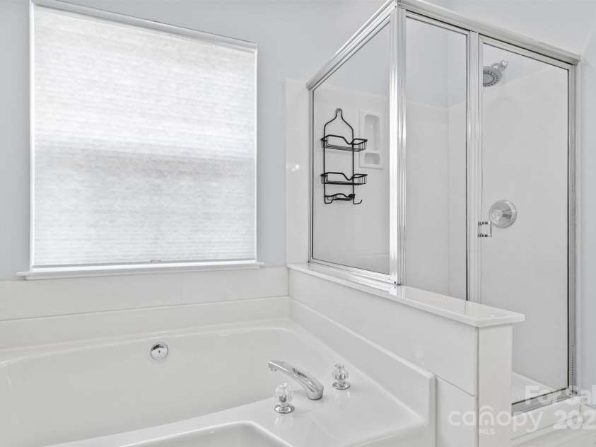 164 Flowering Grove Lane, Mooresville, NC 28115.  MLS# CAR4278355, YatesRealty ID 30900. Primary Bath