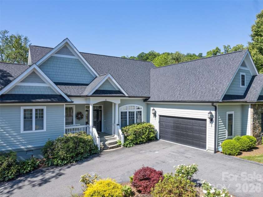 5 Split Creek Court, Mills River, NC 28759.  MLS# CAR4380812, YatesRealty ID 30904. 