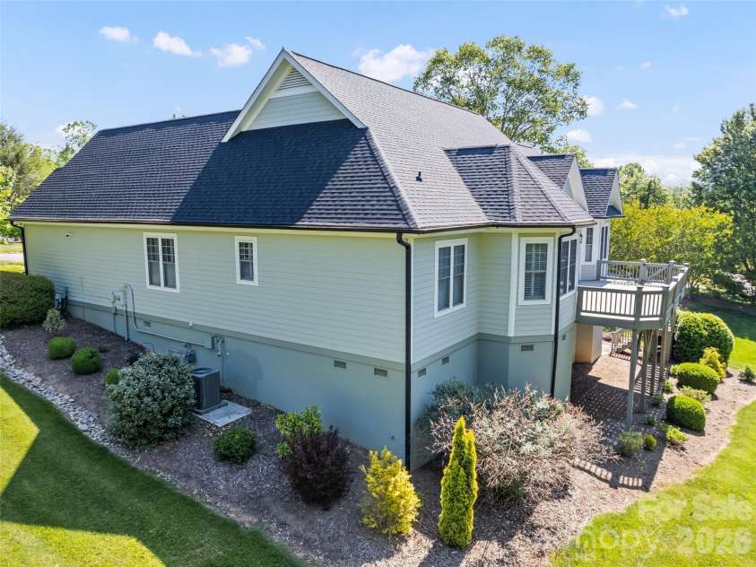 5 Split Creek Court, Mills River, NC 28759.  MLS# CAR4380812, YatesRealty ID 30904. 