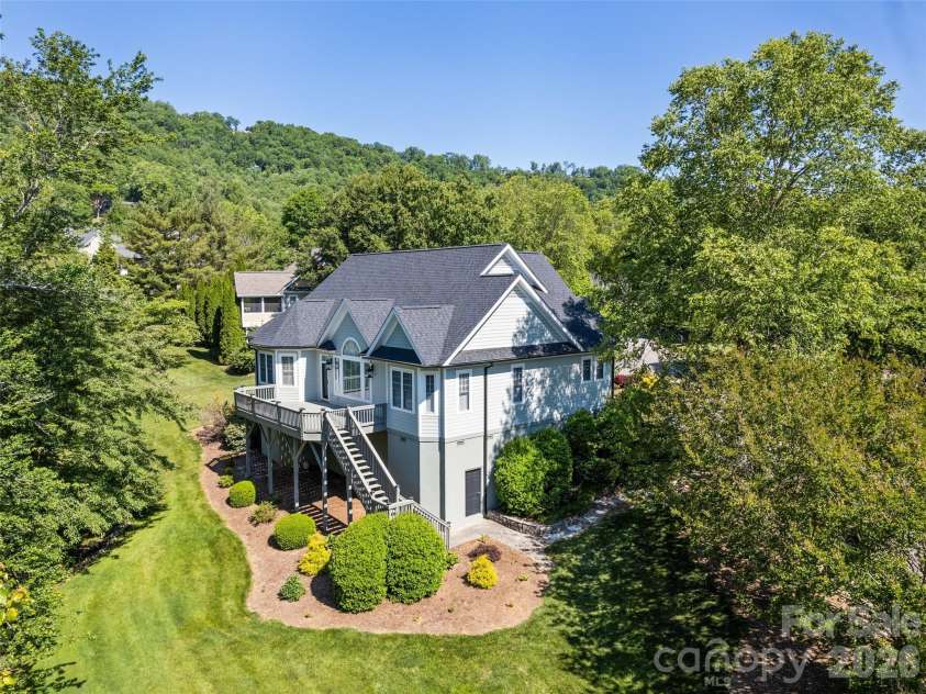 5 Split Creek Court, Mills River, NC 28759.  MLS# CAR4380812, YatesRealty ID 30904. 