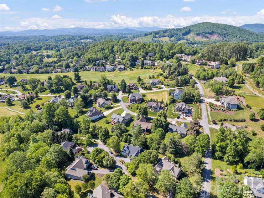 5 Split Creek Court, Mills River, NC 28759.  MLS# CAR4380812, YatesRealty ID 30904. 