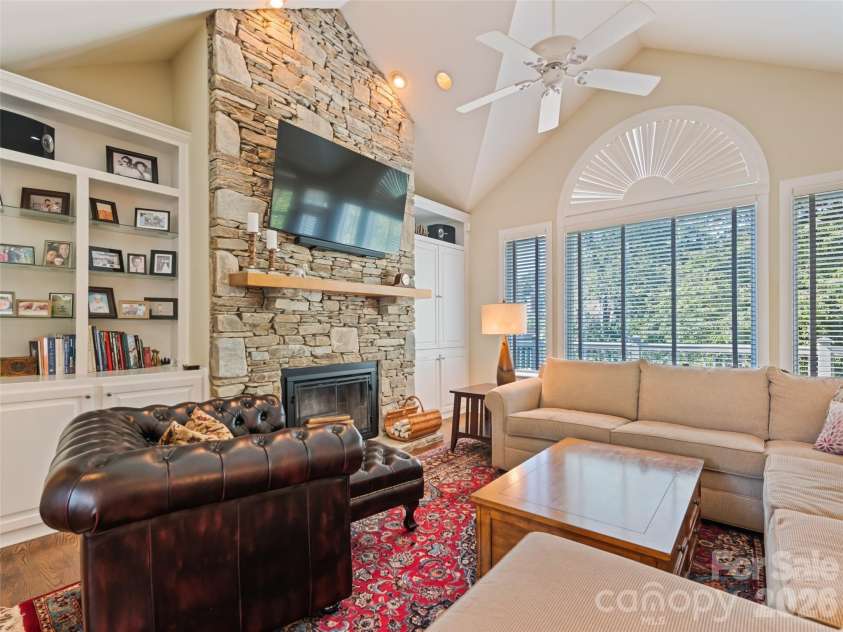 5 Split Creek Court, Mills River, NC 28759.  MLS# CAR4380812, YatesRealty ID 30904. 