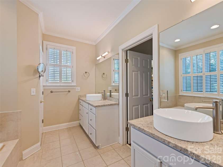 5 Split Creek Court, Mills River, NC 28759.  MLS# CAR4380812, YatesRealty ID 30904. 